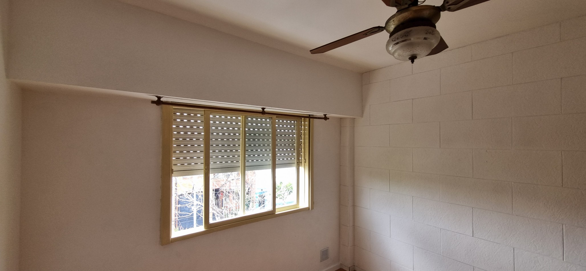 Venta de departamento de dos ambientes en Moron