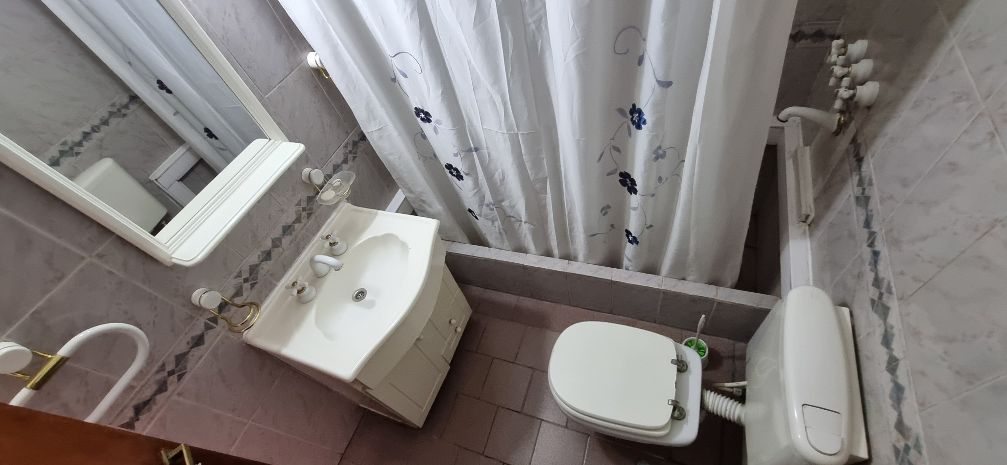 Venta de departamento de dos ambientes en Moron