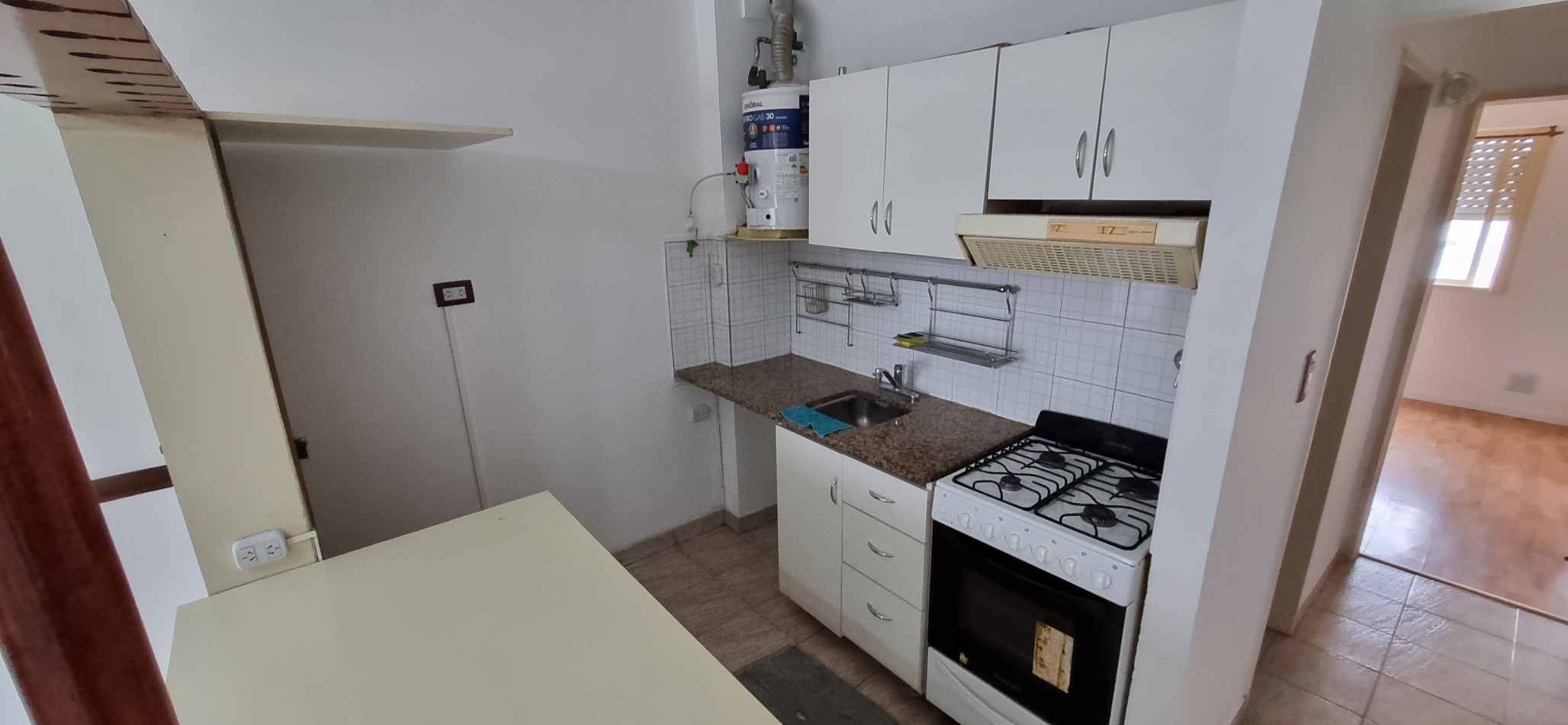 Venta de departamento de dos ambientes en Moron