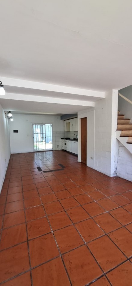 Vendemos PH de cuatro ambientes en Ituaingo