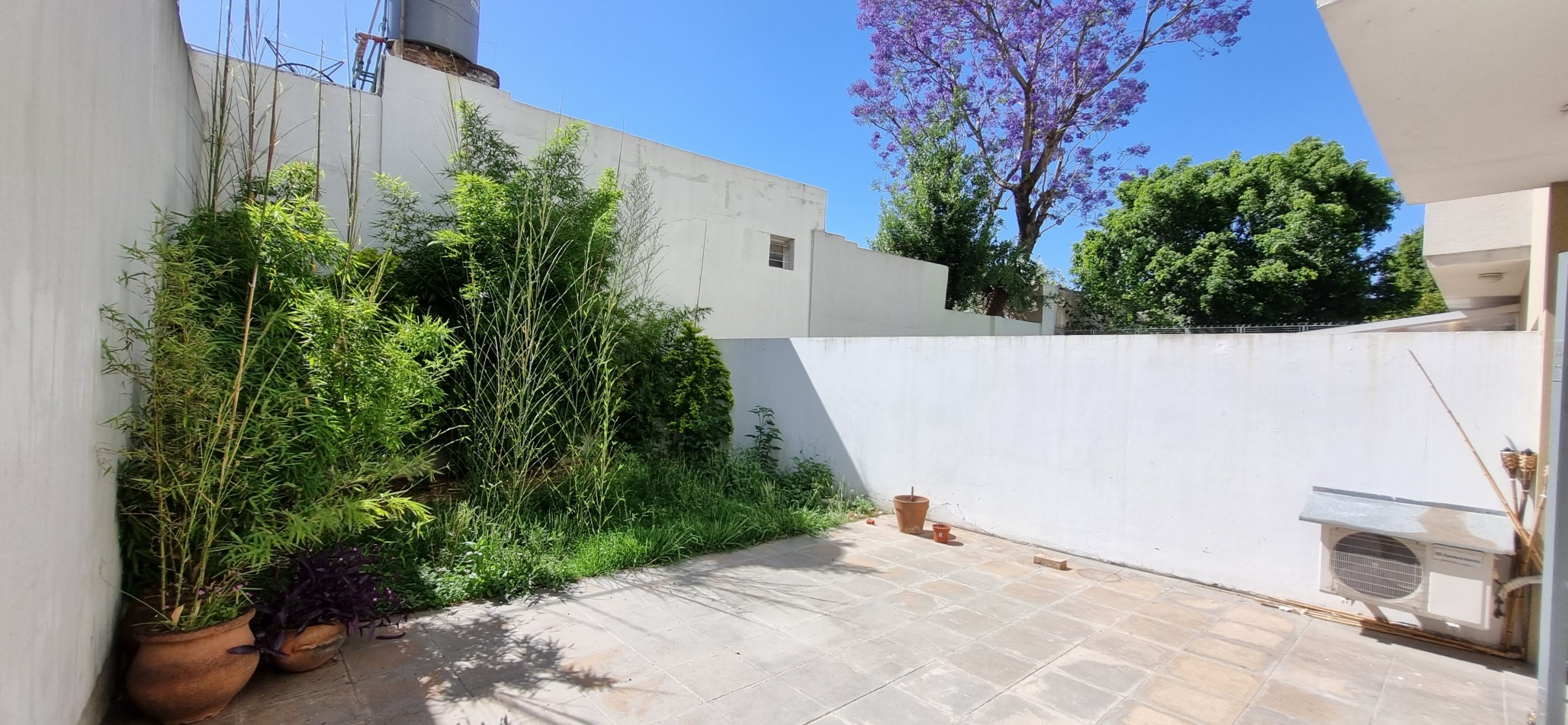 Departamento a la venta Castelar con patio, cochera y baulera