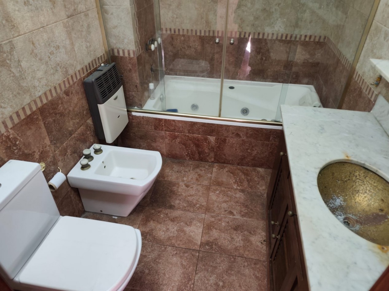 Venta Chalet en esquina- Castelar Sur