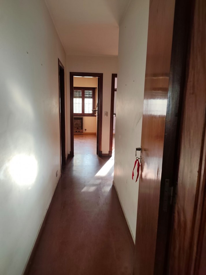 Venta Chalet en esquina- Castelar Sur