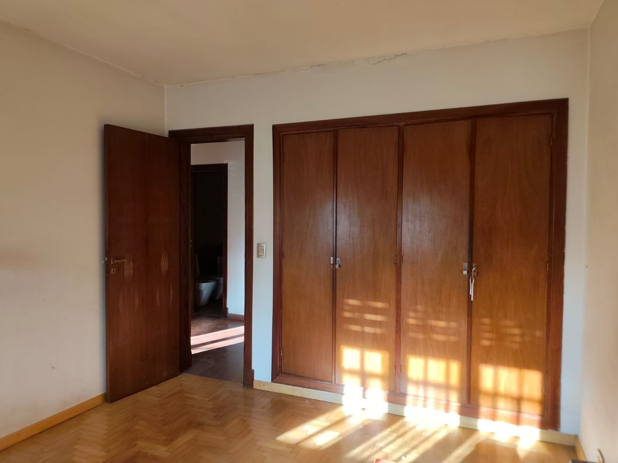 Venta Chalet en esquina- Castelar Sur