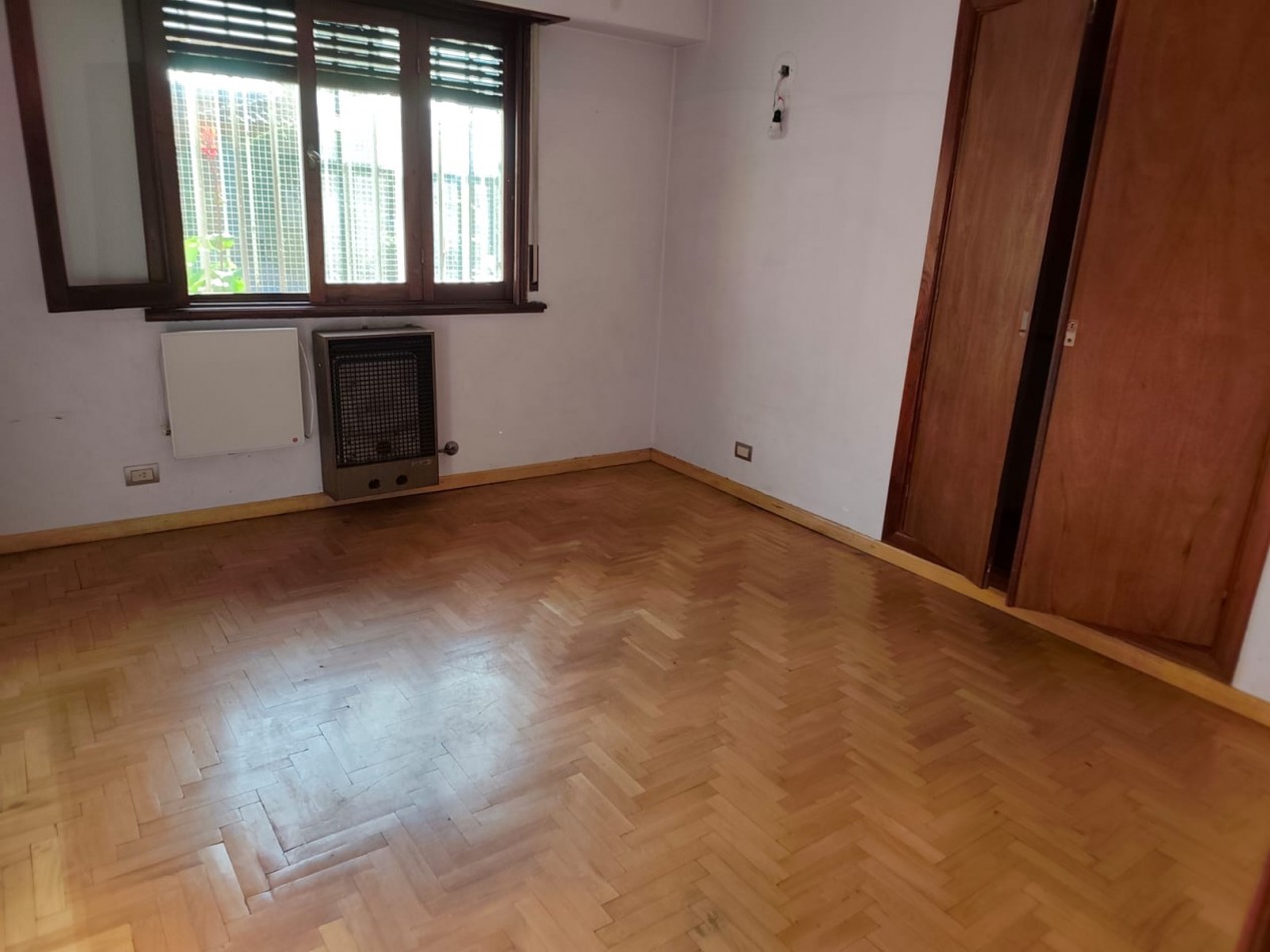Venta Chalet en esquina- Castelar Sur