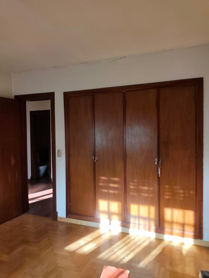 Venta Chalet en esquina- Castelar Sur