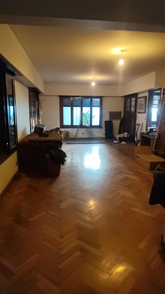 Venta Chalet en esquina- Castelar Sur