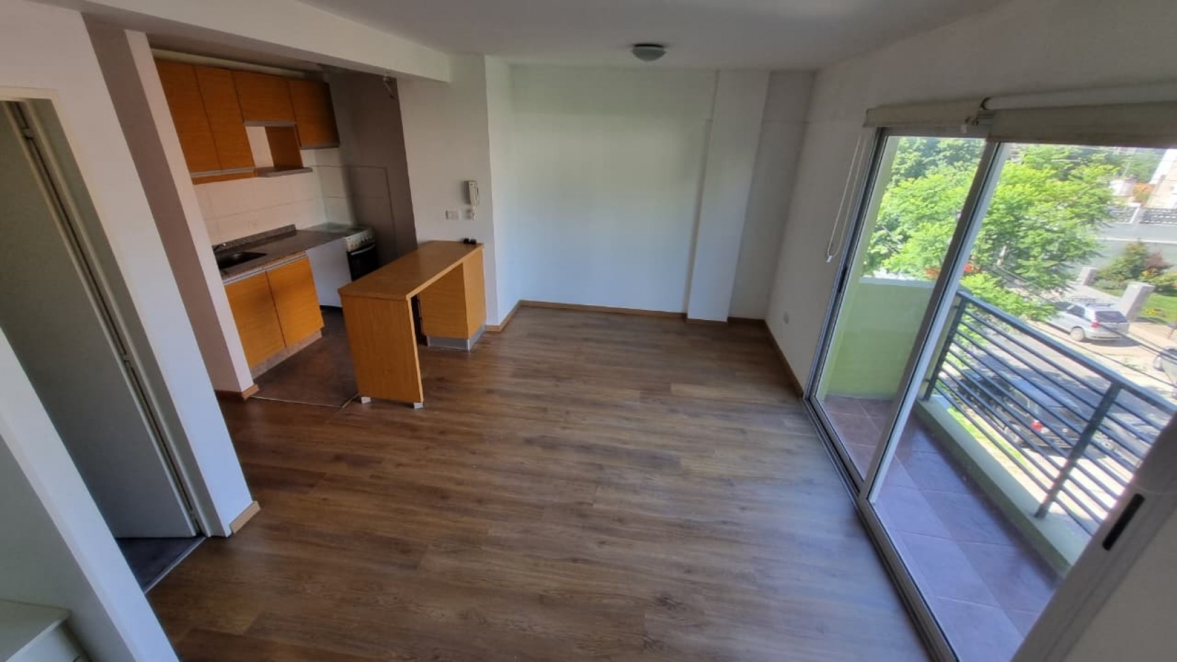 Monoambiente con cochera en Moron Sur