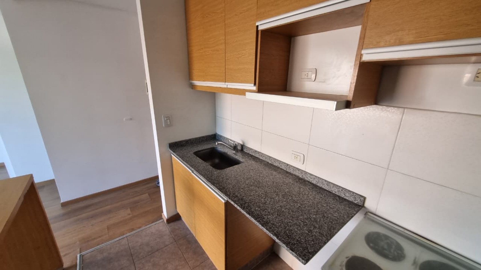 Monoambiente con cochera en Moron Sur