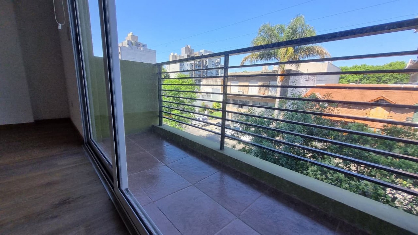 Monoambiente con cochera en Moron Sur