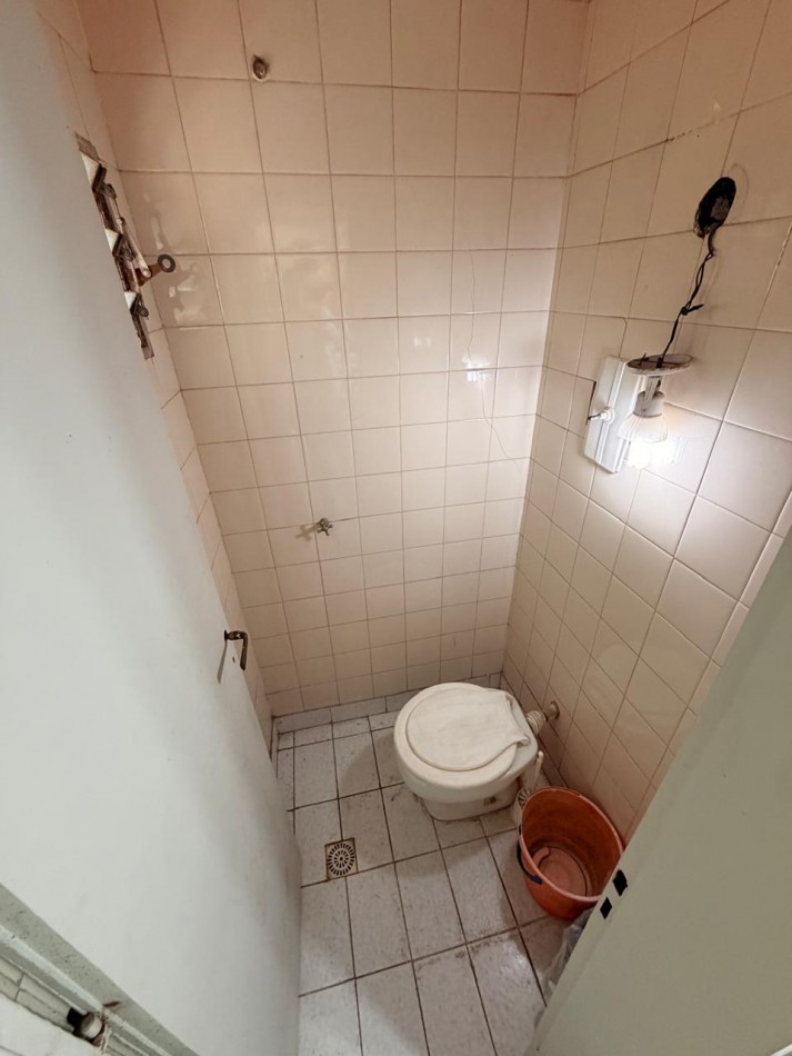 Venta de local a la calle en excelente ubicacion de Castelar Sur