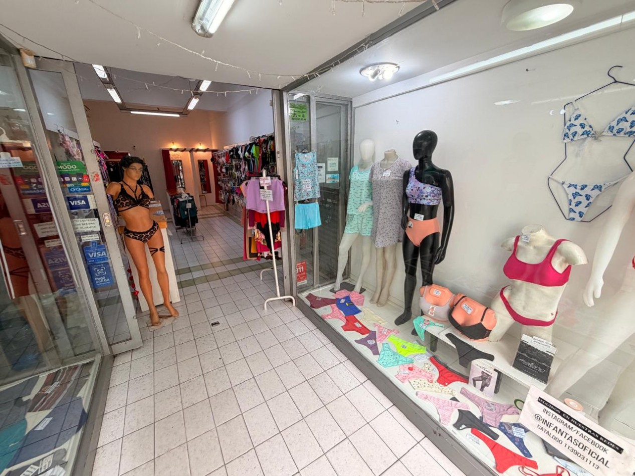 Venta de local a la calle en excelente ubicacion de Castelar Sur