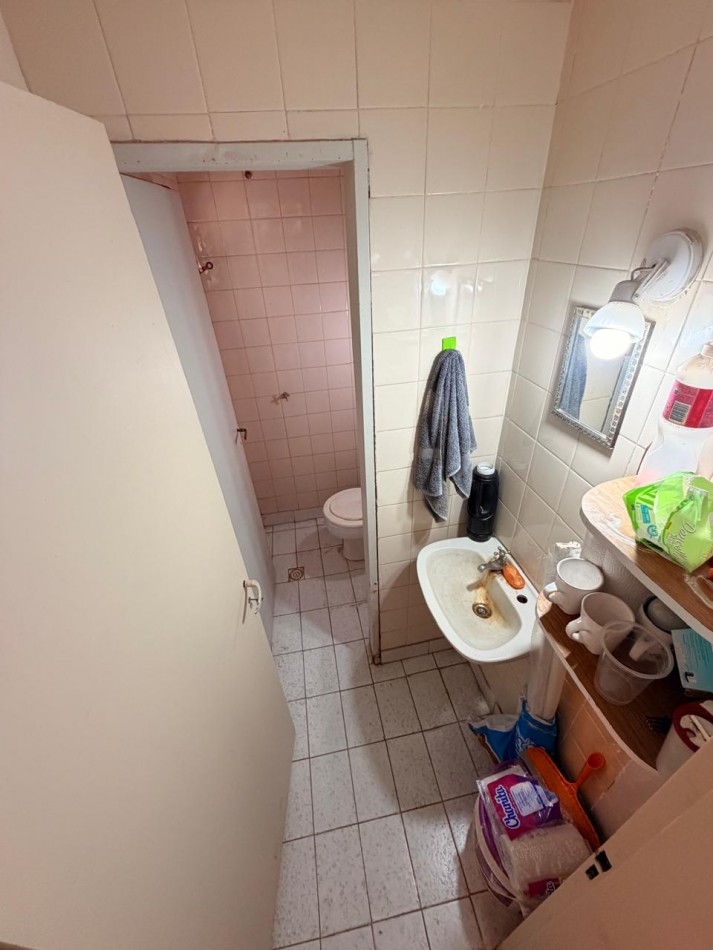 Venta de local a la calle en excelente ubicacion de Castelar Sur