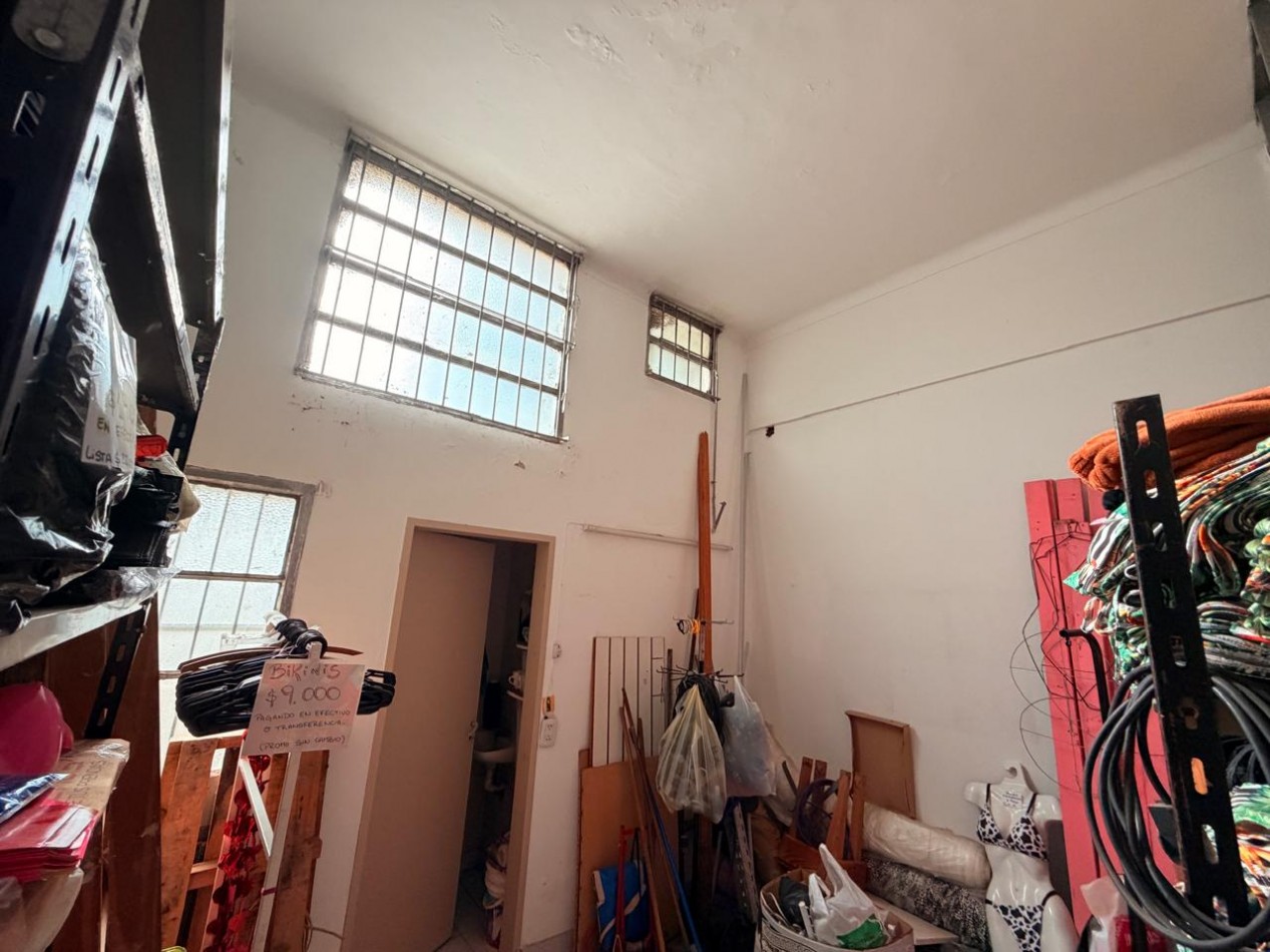 Venta de local a la calle en excelente ubicacion de Castelar Sur