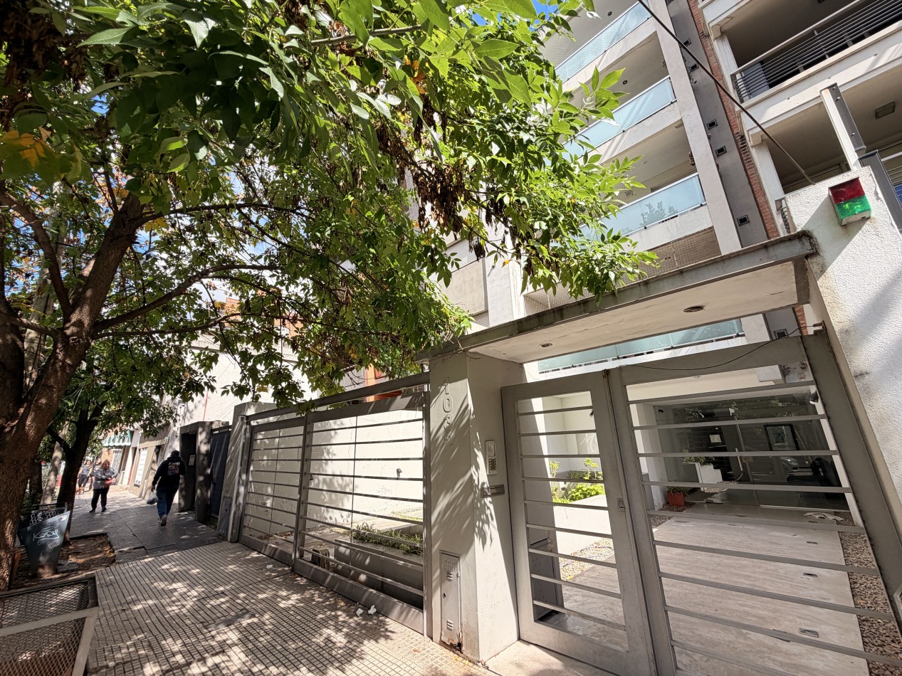 Alquiler departamento de dos ambientes Castelar - Semipiso