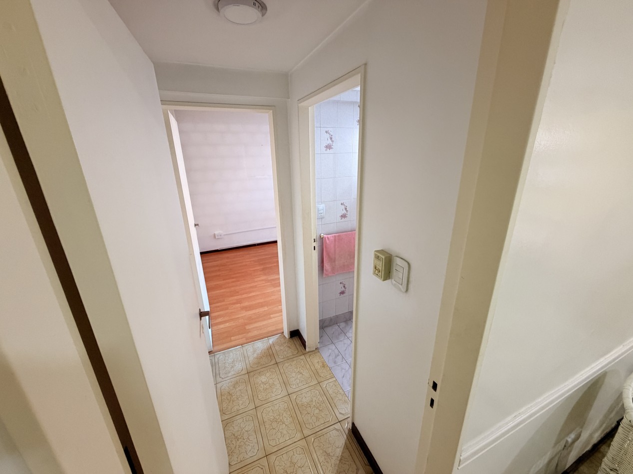 Venta de dos ambientes en Castelar