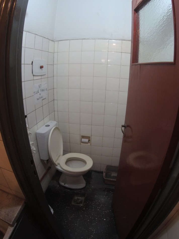 Venta Local en Castelar Sur- A  Metros de la Estacion
