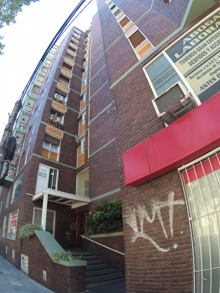 Departamento VENTA - Frente a Plaza de Moron