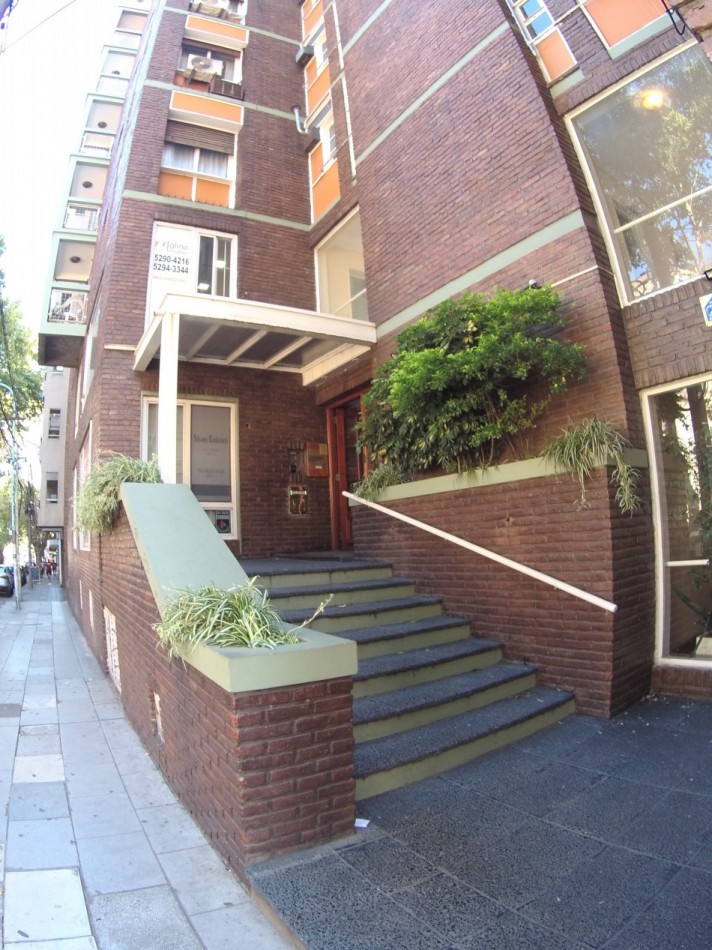 Departamento VENTA - Frente a Plaza de Moron