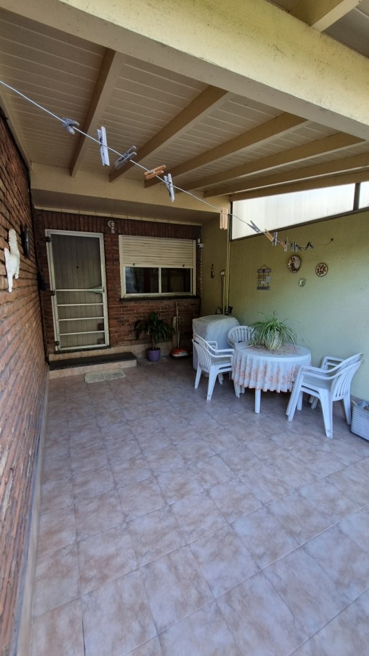 Venta casa en Villa Luzuriaga