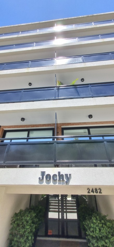 Alquiler departamento en Castelar Norte con cochera cubierta