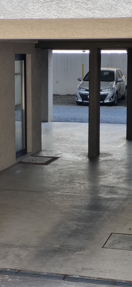 Alquiler departamento en Castelar Norte con cochera cubierta