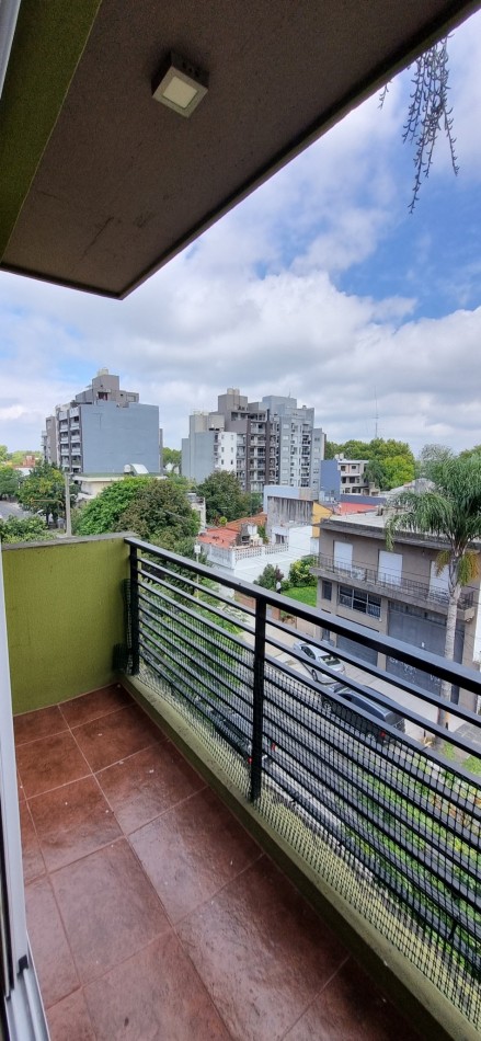 ALQUILER Monoambiente con cochera en Moron