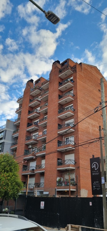Venta de departamento de dos ambientes en Castelar