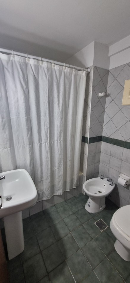 Venta de departamento de dos ambientes en Castelar