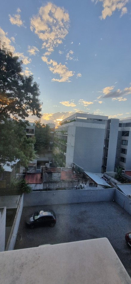 Venta de departamento de dos ambientes en Castelar