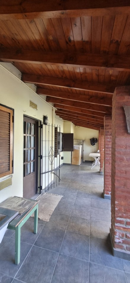 Casa a la venta en Ituzaingo. Gran terreno