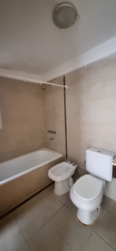 Departamento a la venta Castelar con patio, cochera y baulera