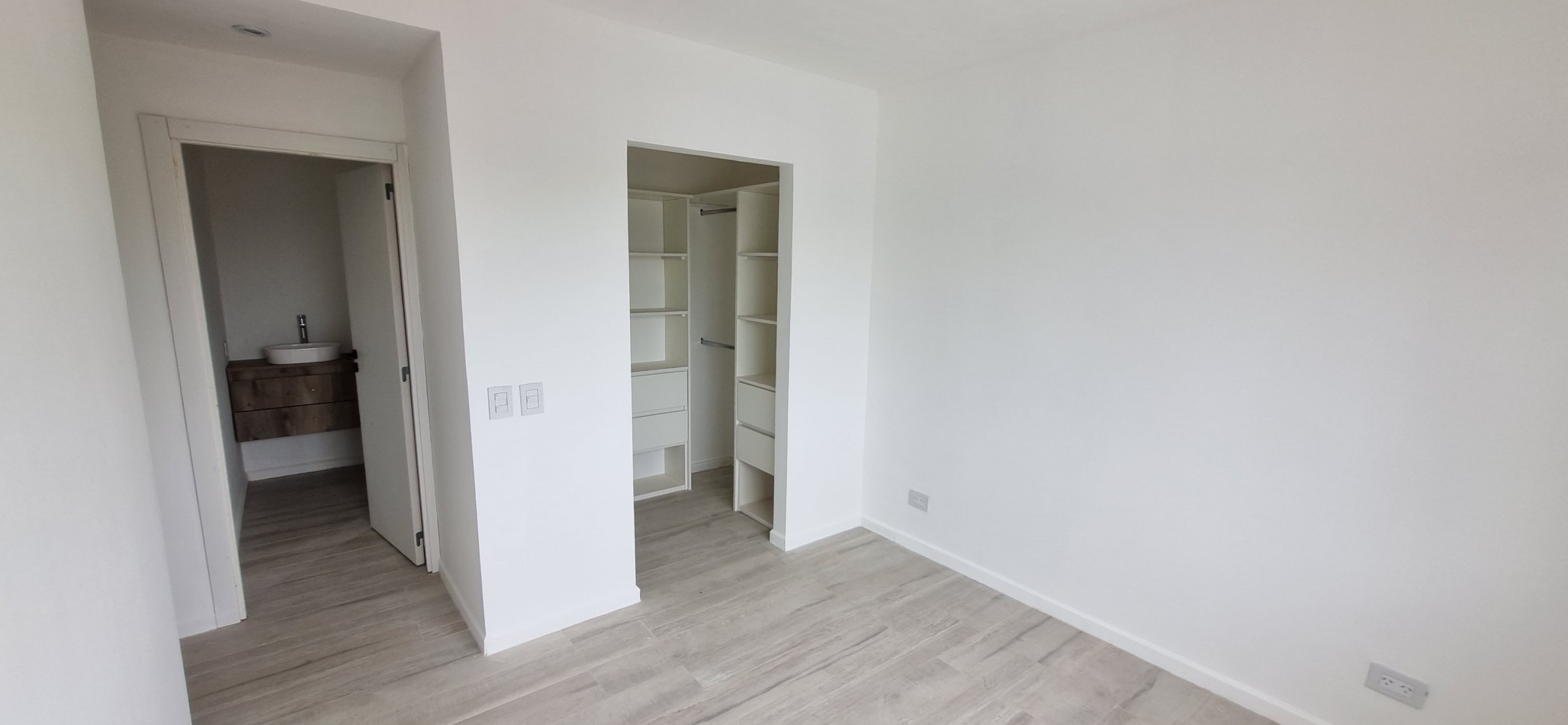 VENTA - Duplex 4 Amb a  ESTRENAR- Castelar  Sur- 