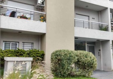 Departamento a la venta Castelar con patio, cochera y baulera