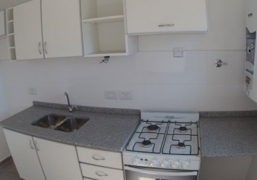 Semipiso de 2 amb. con baulera en Moron Norte