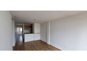 Departamento de 2 amb. con cochera cubierta en Moron Sur