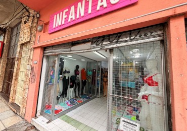 Venta de local a la calle en excelente ubicacion de Castelar Sur